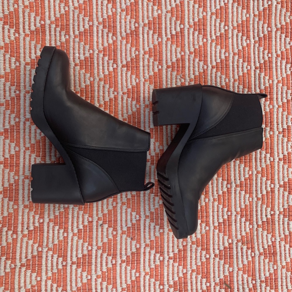 Chunky Chelsea Boots